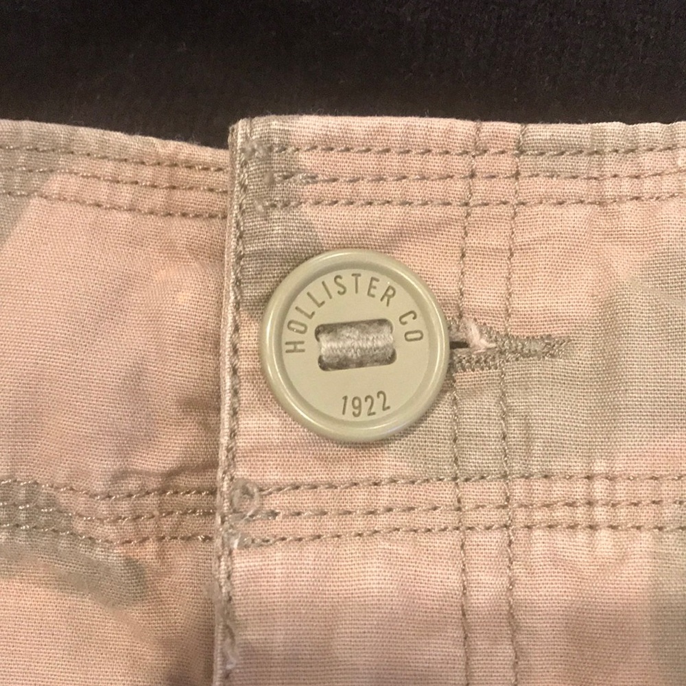 EUC CAMOUFLAGE MINI BY HOLLISTER - Picture 5 of 8
